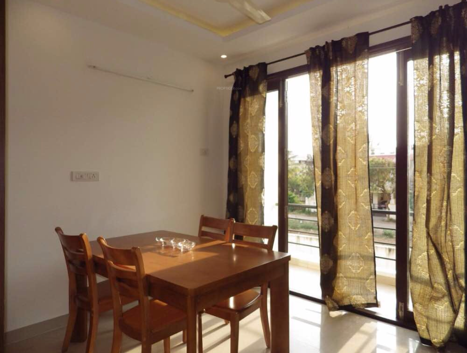  all-seasons Dining Area