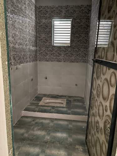  apartment Bathroom