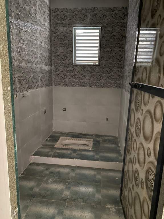  apartment Bathroom