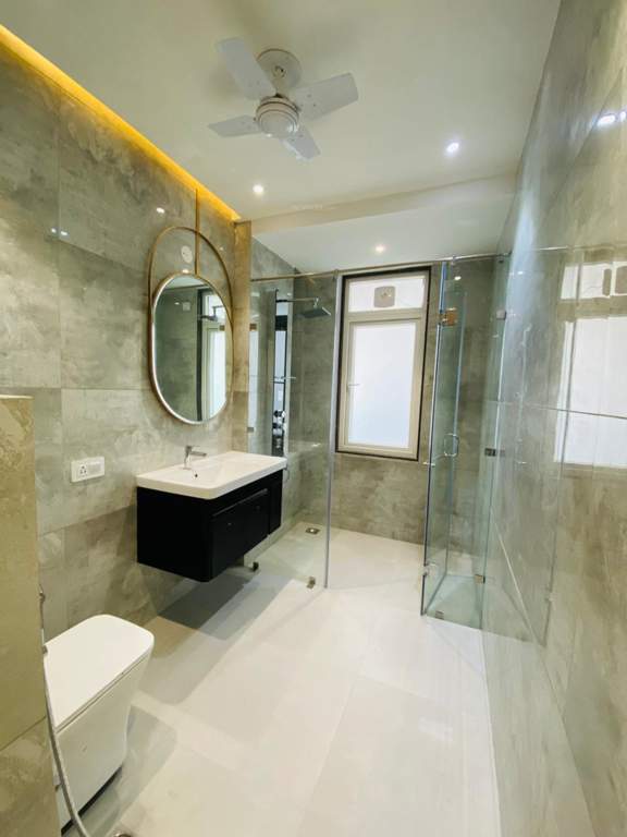  luxury floors Bathroom
