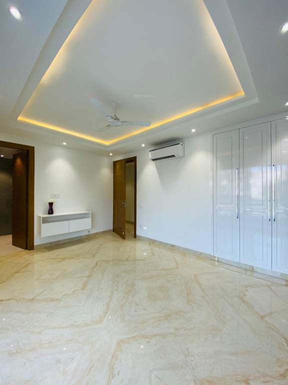  luxury floors Living Area