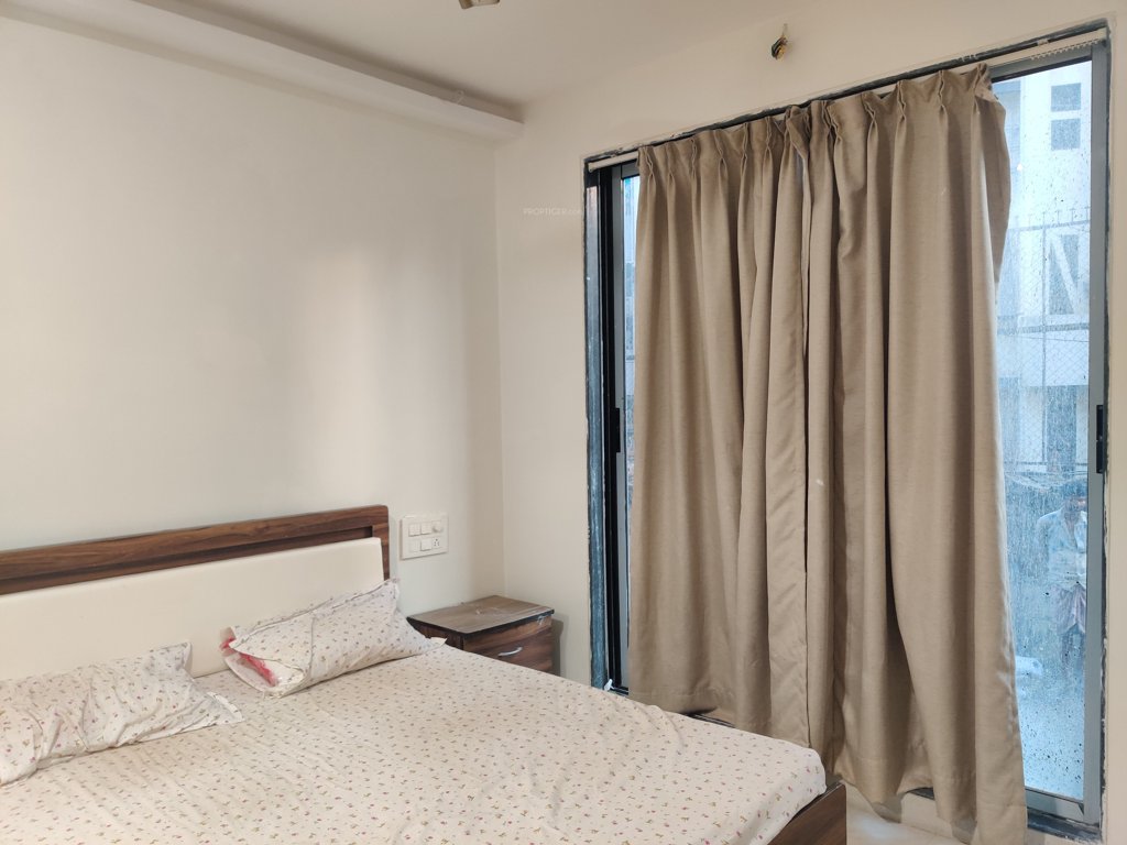  amann highland park Bedroom