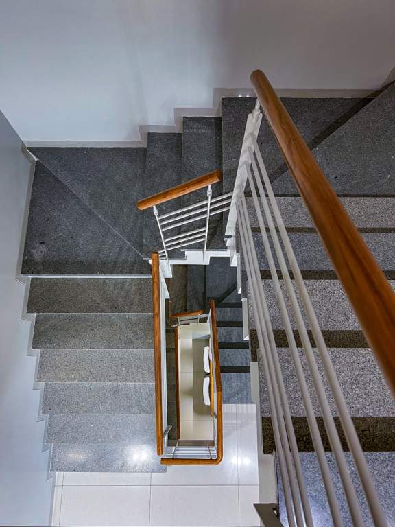  ultima pearl Living Area