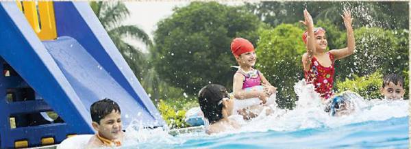  green-woods Swimming Pool
