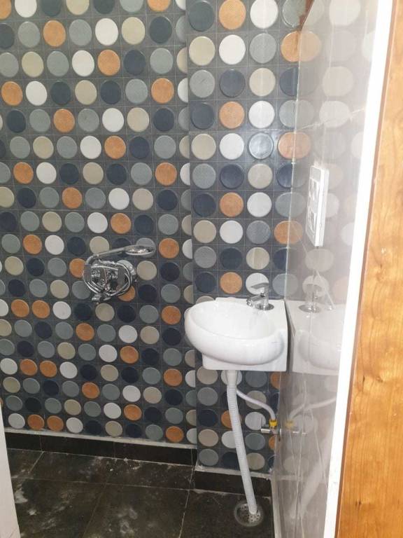 luxury and affordable homes Bathroom