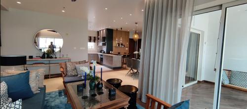  windsor-phase-4-wing-9-10-and-11 Living Area