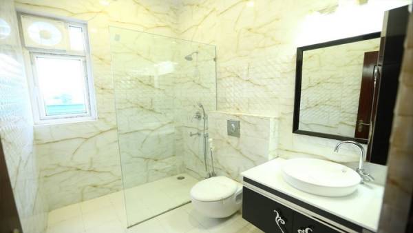  central-park-2 Bathroom