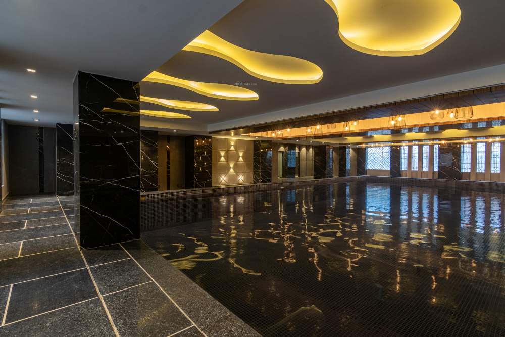  kings court Swimming Pool