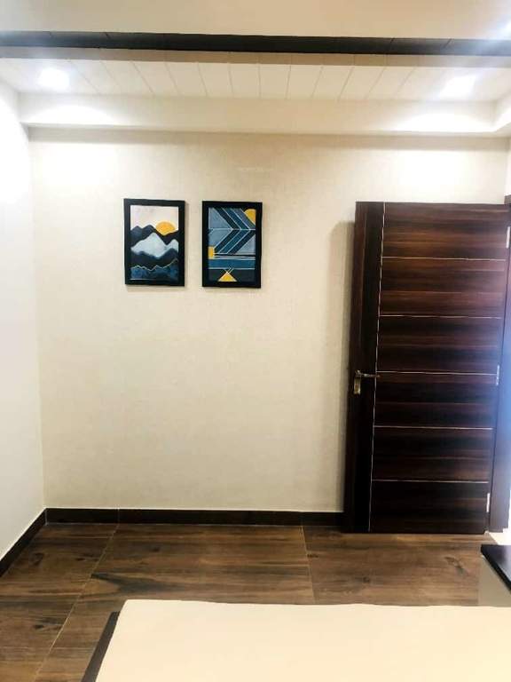  vardhmans kings court Bedroom