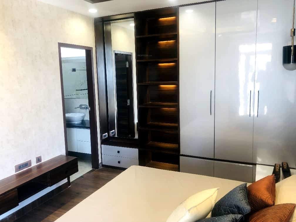  vardhmans kings court Bedroom