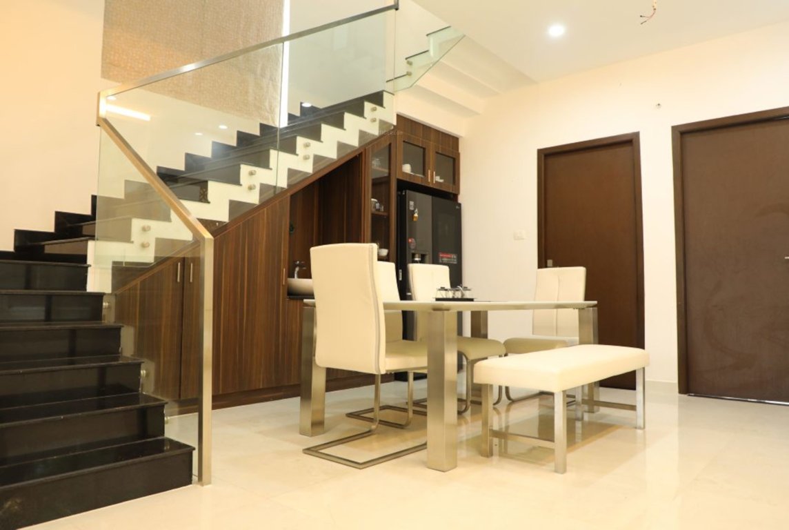 tannys velands Dining Area