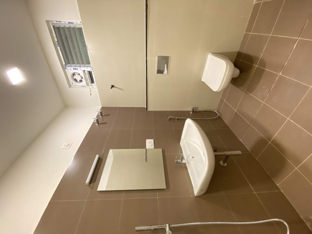  alpha Bathroom