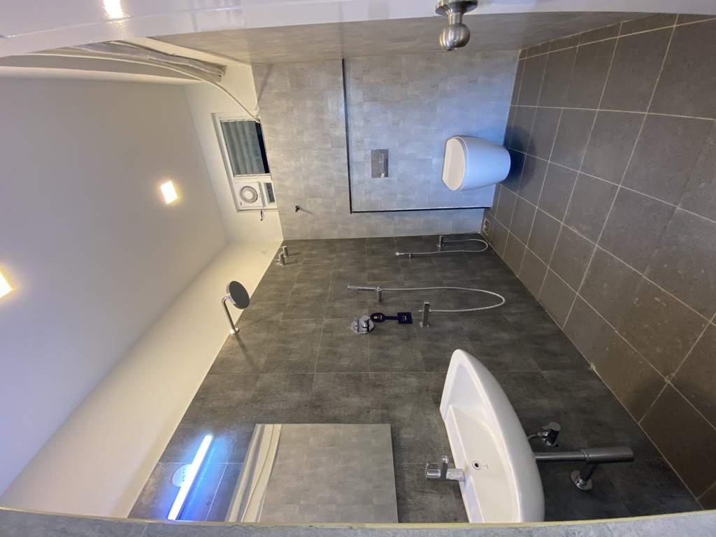  alpha Bathroom