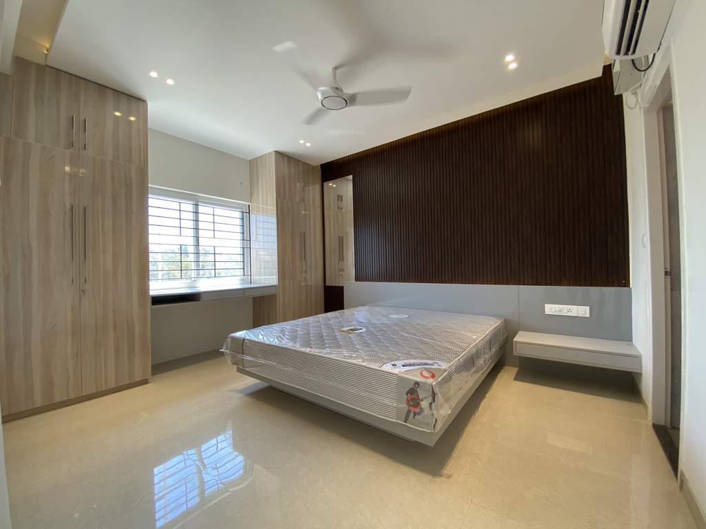  alpha Bedroom