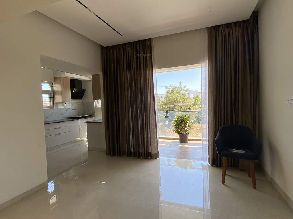  alpha Living Area