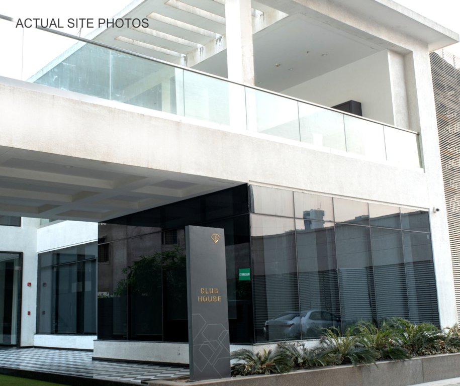 f residences ii e Club House