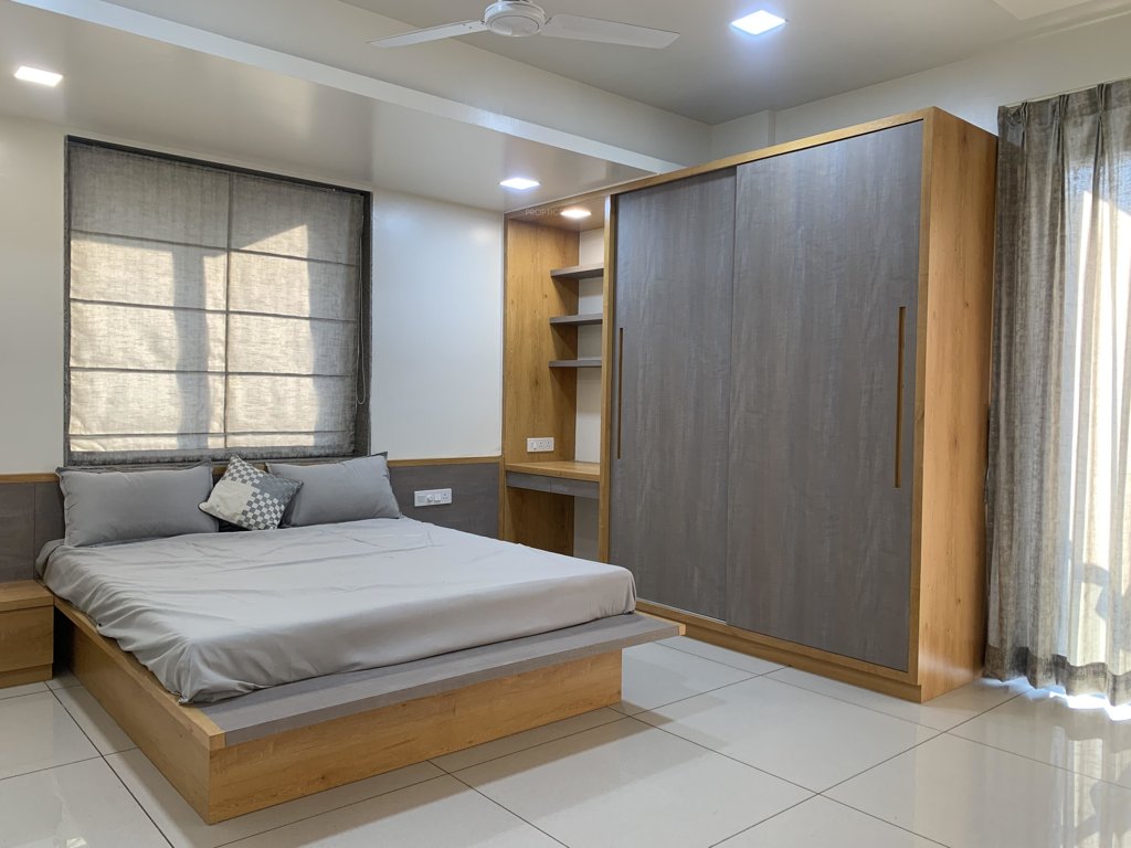  royal retreat Bedroom