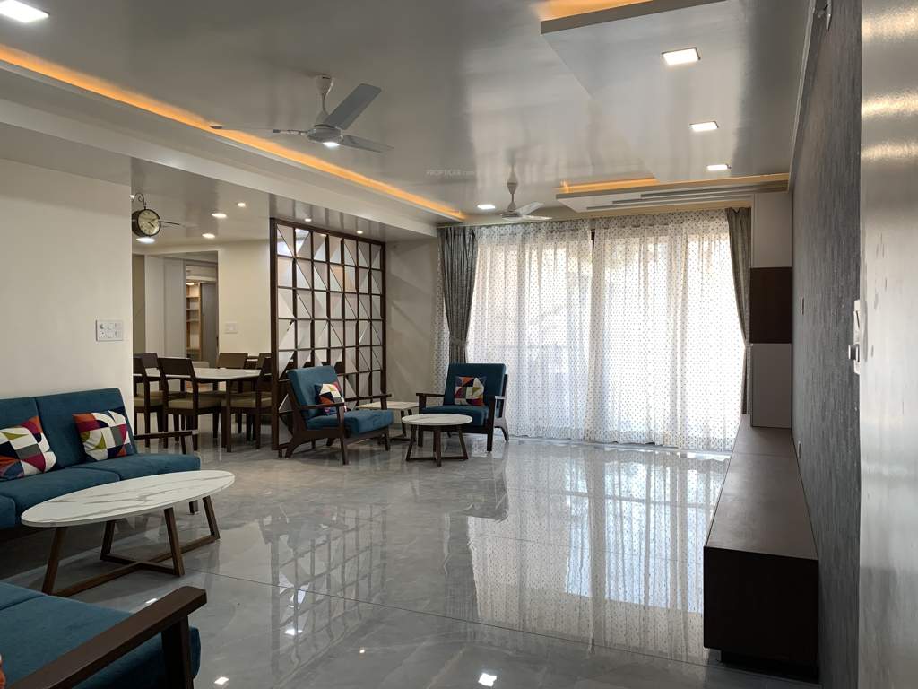  royal retreat Living Area