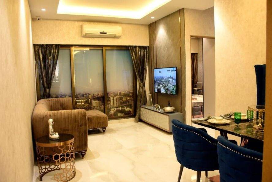  71 midtown Living Area