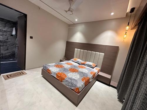  towers Bedroom