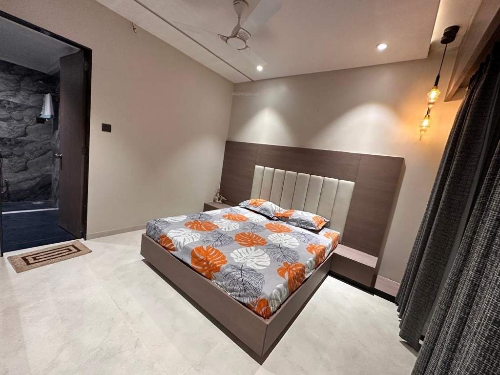  towers Bedroom