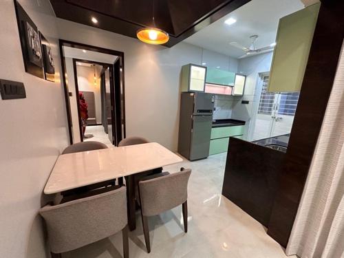  towers Kitchen