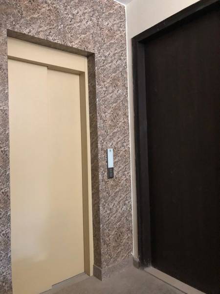  grand-homes Lift Available