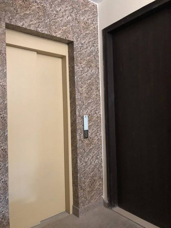  grand homes Lift Available