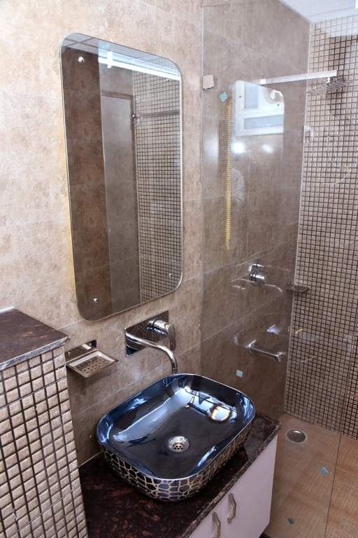  mayfair greens Bathroom