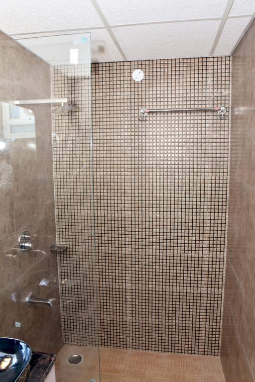  mayfair greens Bathroom