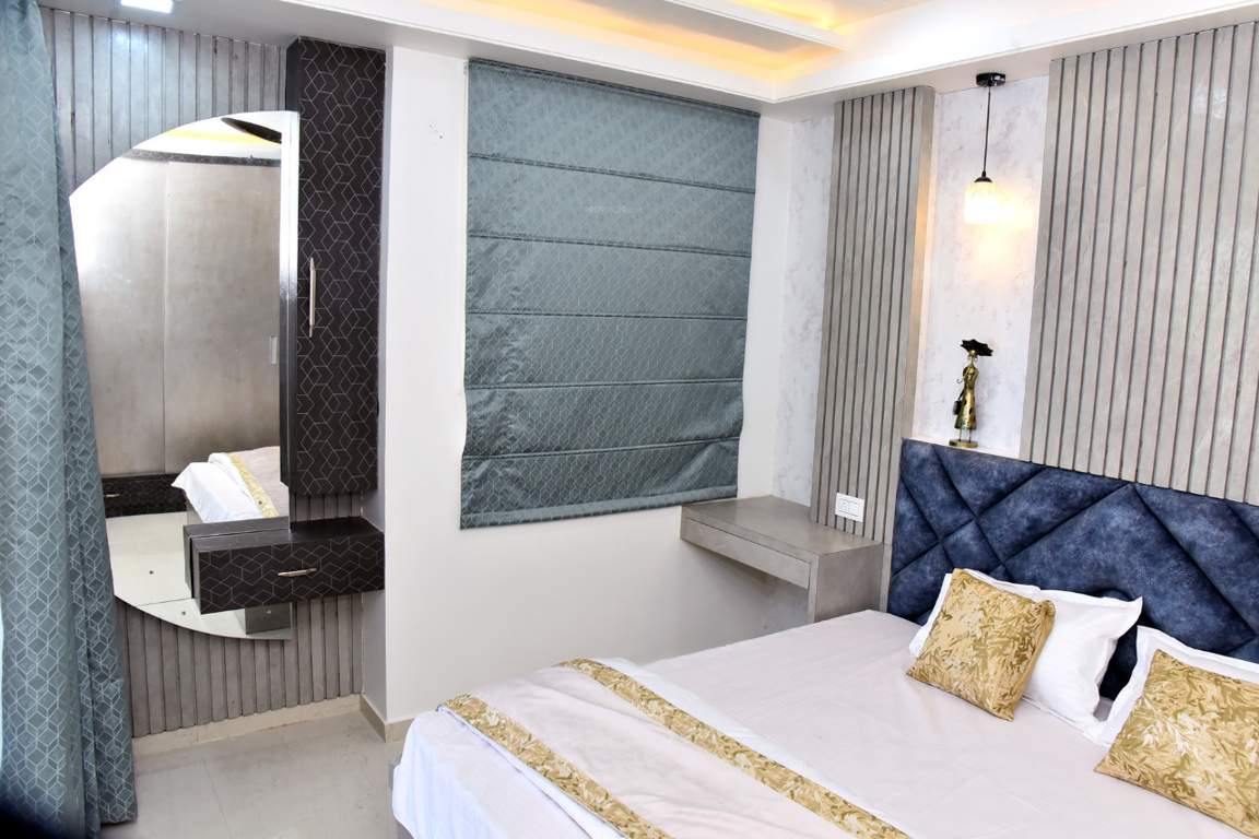  mayfair greens Bedroom