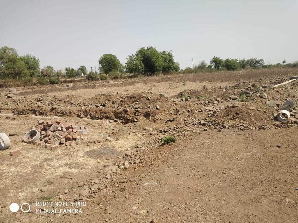  nikunj vihar Plot