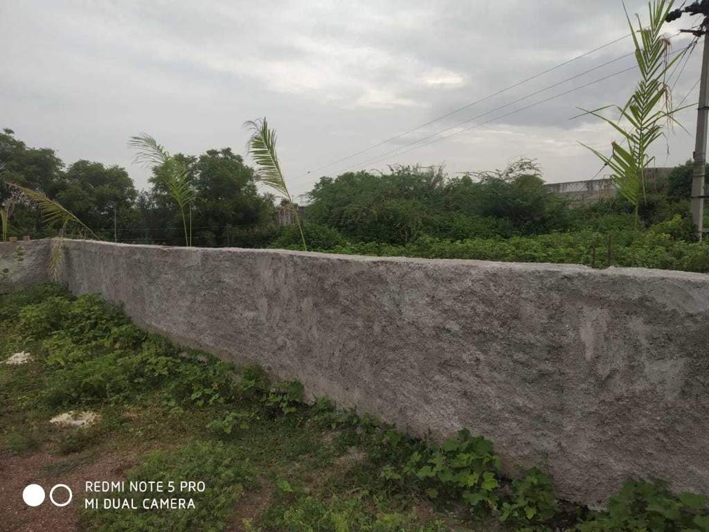  nikunj vihar Plot
