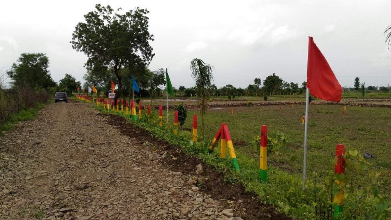  nagari Plot