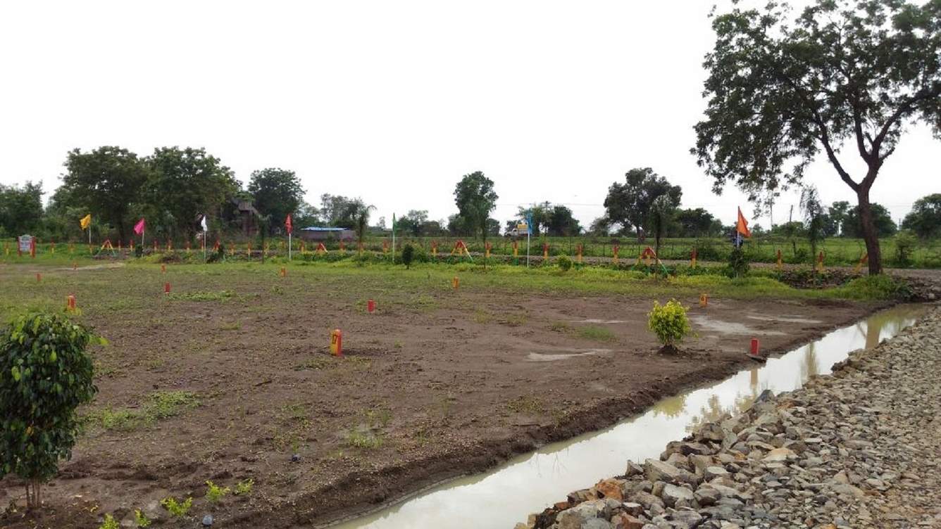  nagari Plot