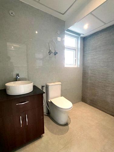  urban-royale Bathroom