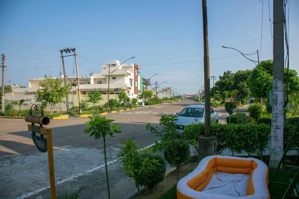 palm city Internal Roads