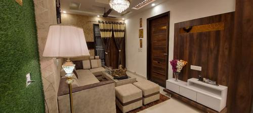  the-grand-floors-2 Living Area