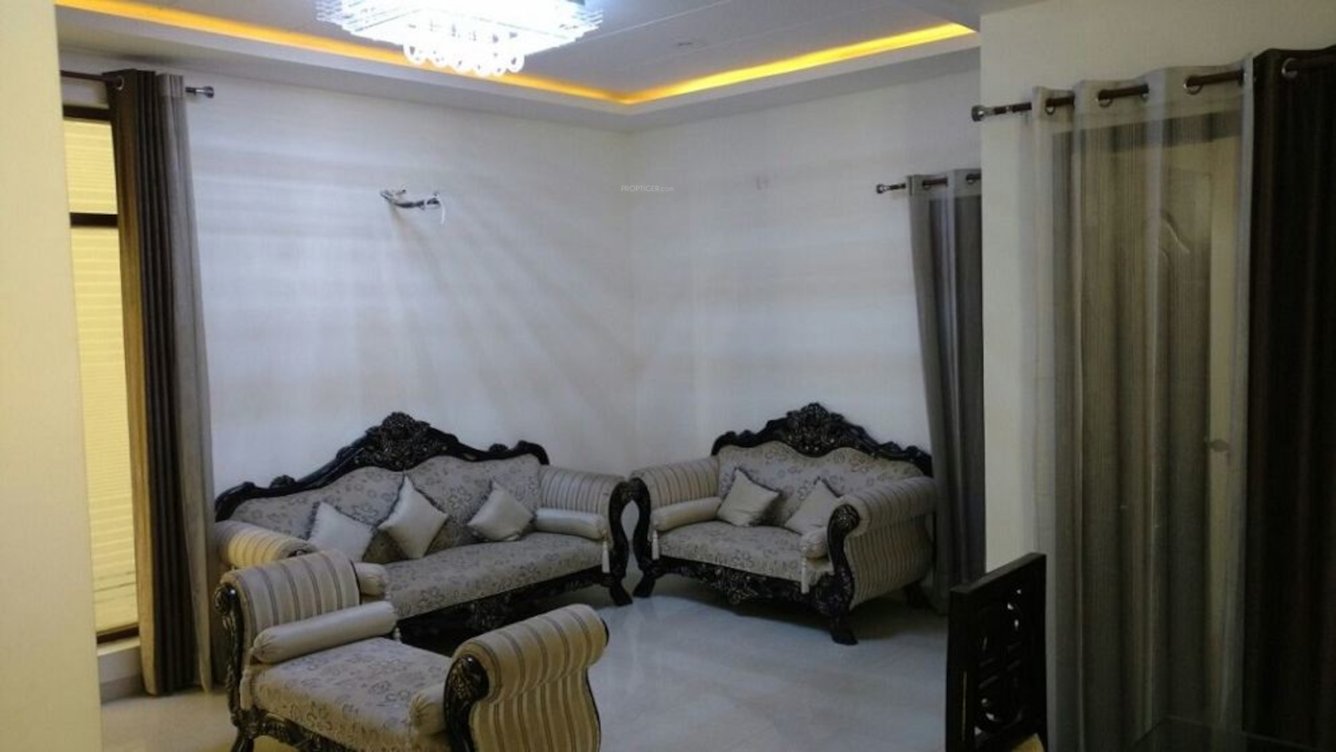  friends homes Living Area