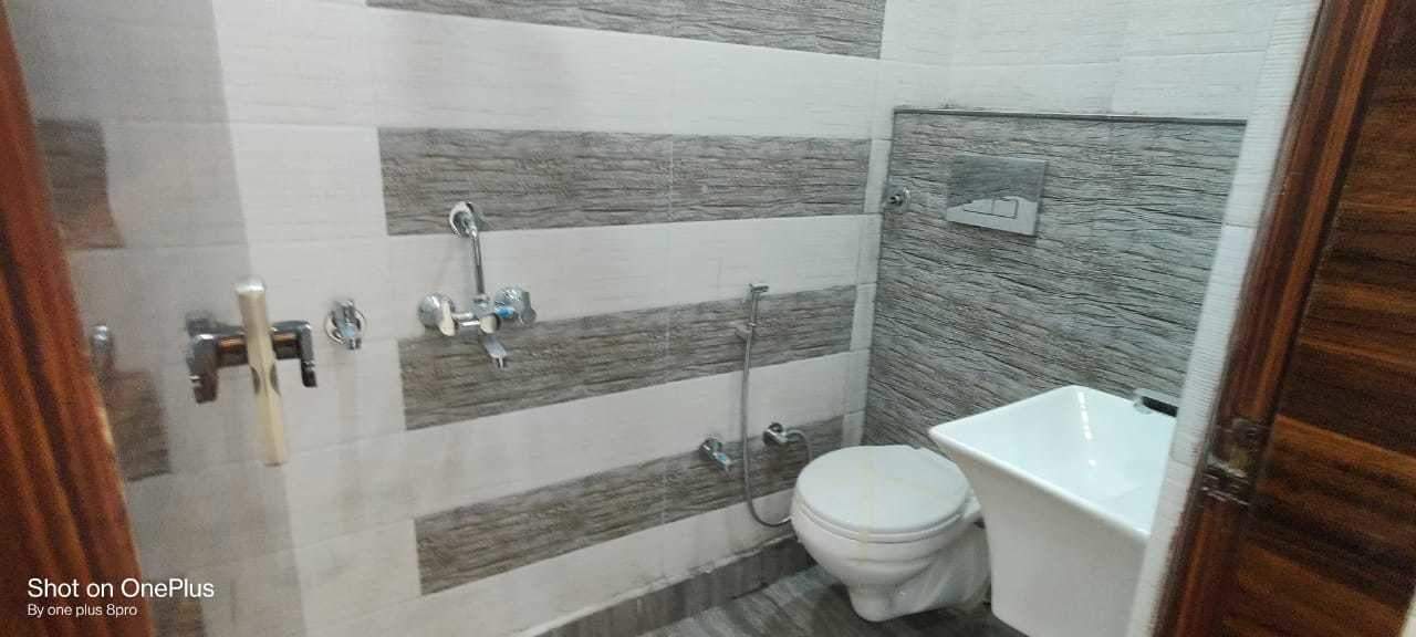  luxury living Bathroom