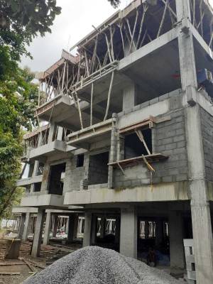 constructionStatus of White Woods