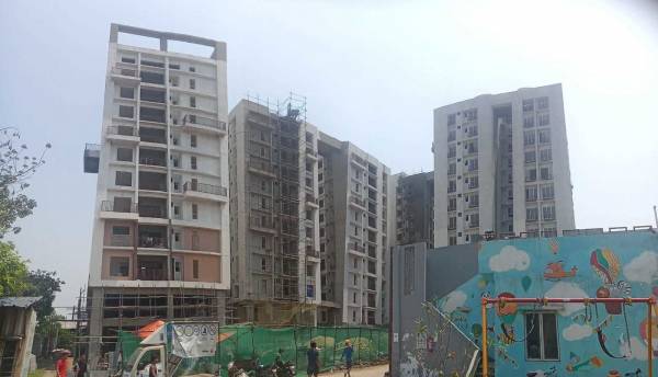  lumiere Block 2 Construction Status Apr-23