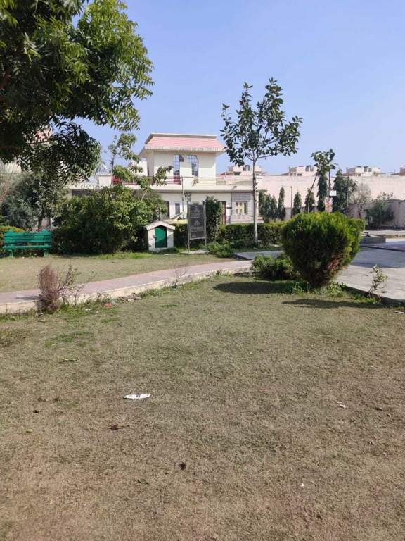 eco city homes Landscaped Gardens