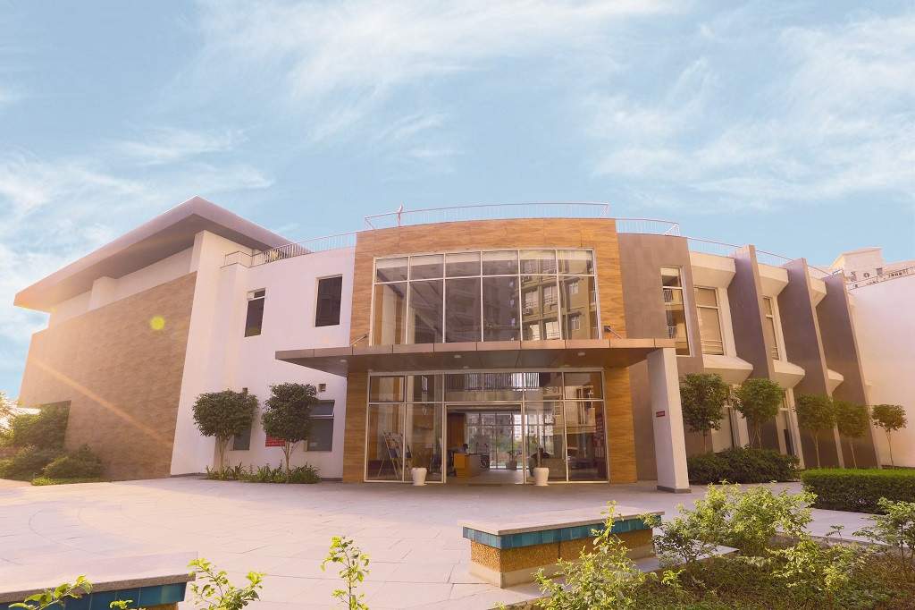  umang phase 4 Club House