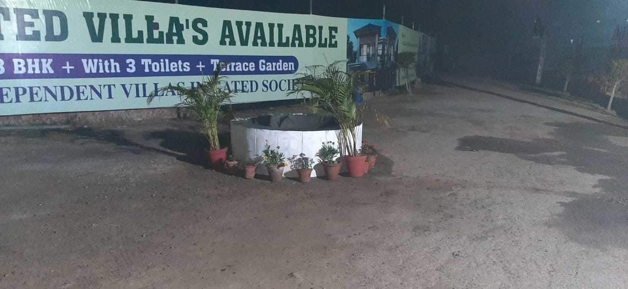  dreams villas Plot