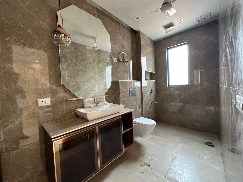  luxury floors 21 Bathroom