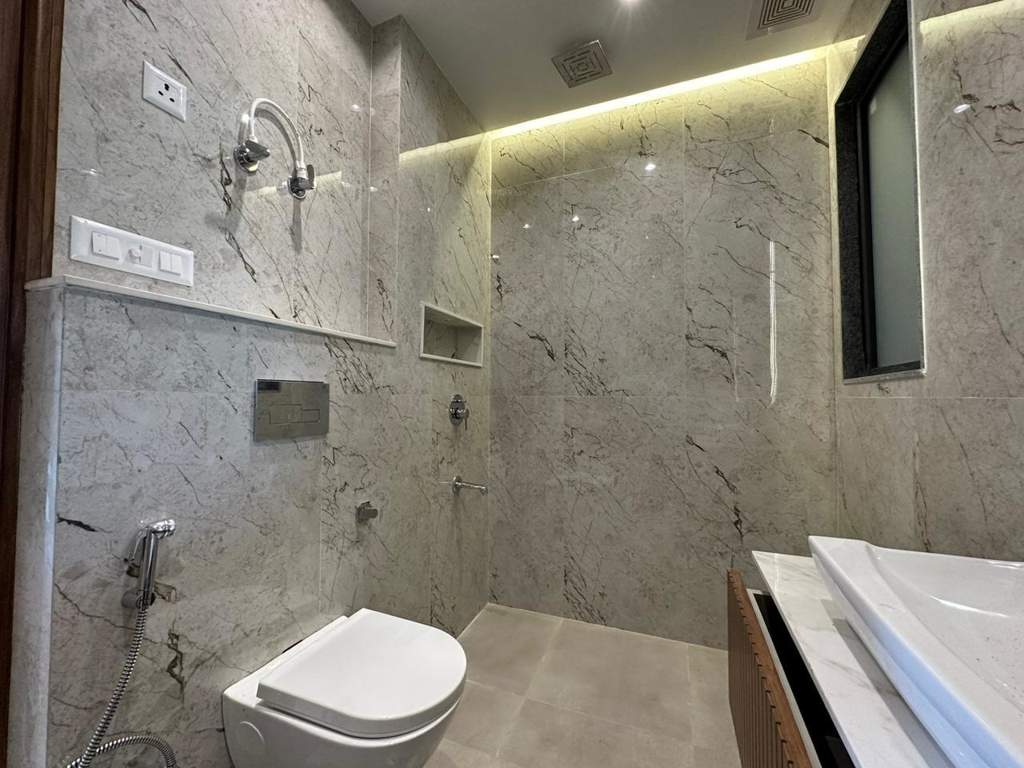  luxury floors 21 Bathroom