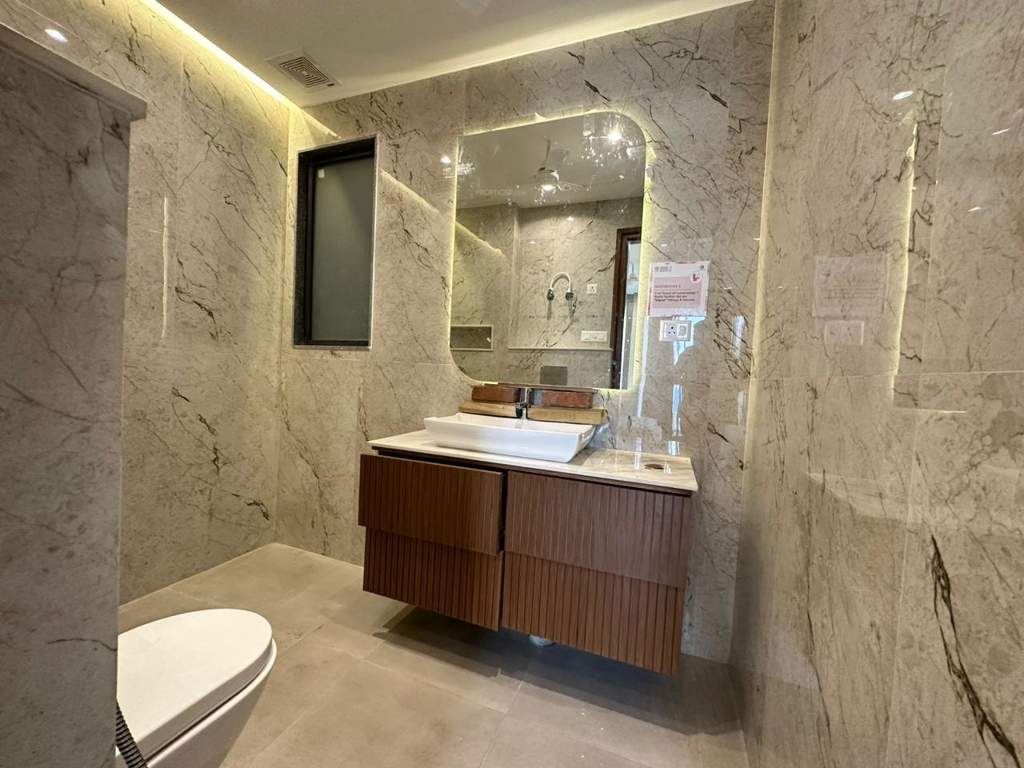  luxury floors 21 Bathroom