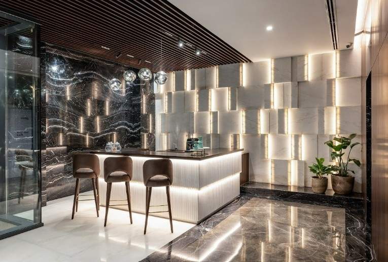  midtown bay Bar/Chill out Lounge