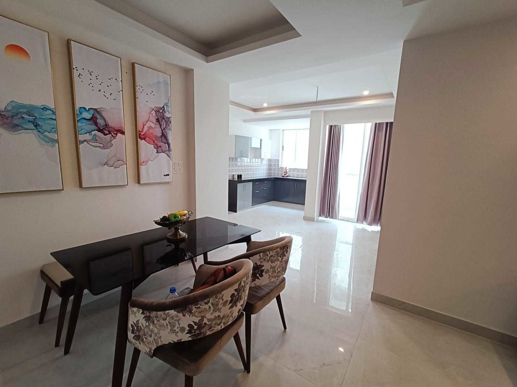  the residence Dining Area